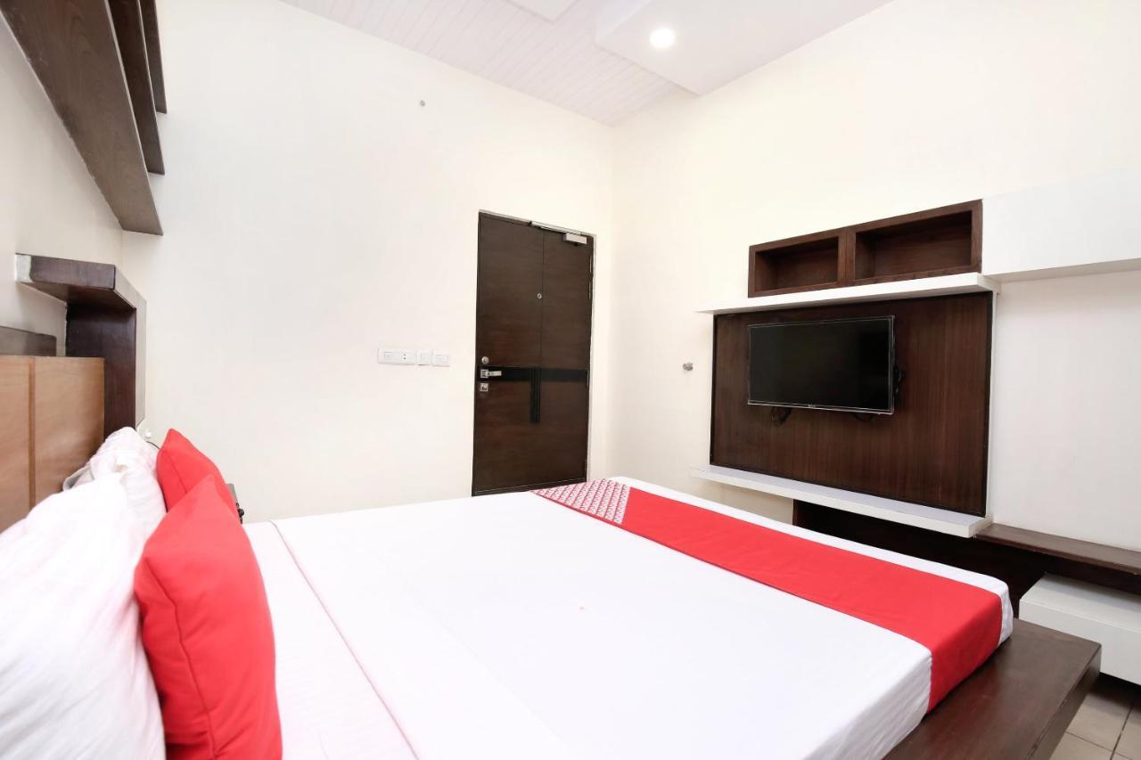 לודהיאנה Hotel Grand M Lajjo מראה חיצוני תמונה