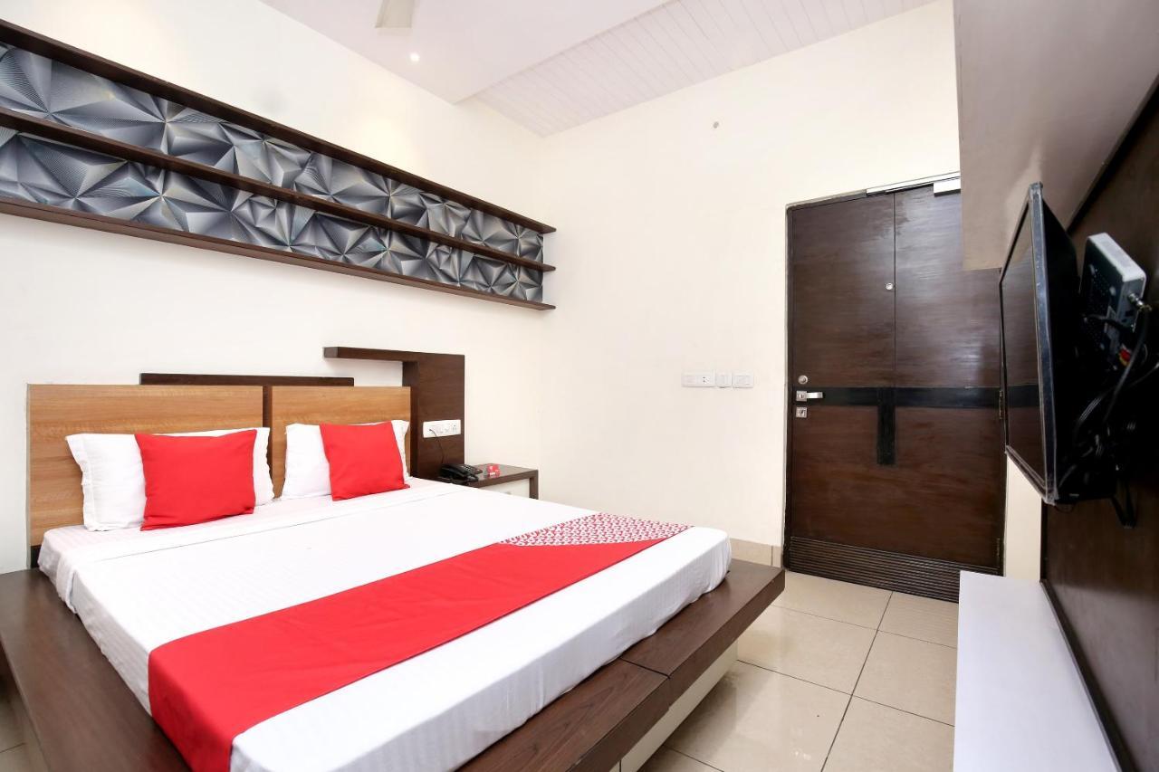 לודהיאנה Hotel Grand M Lajjo מראה חיצוני תמונה